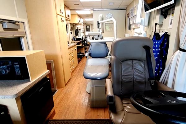 Dental-Bus-2